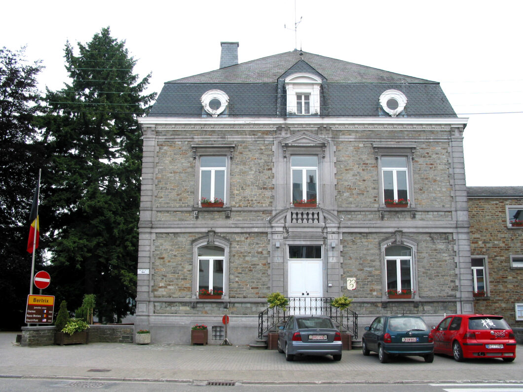 Bertrix (Belgique) la maison communale. Photo par Jean-Pol GRANDMONT